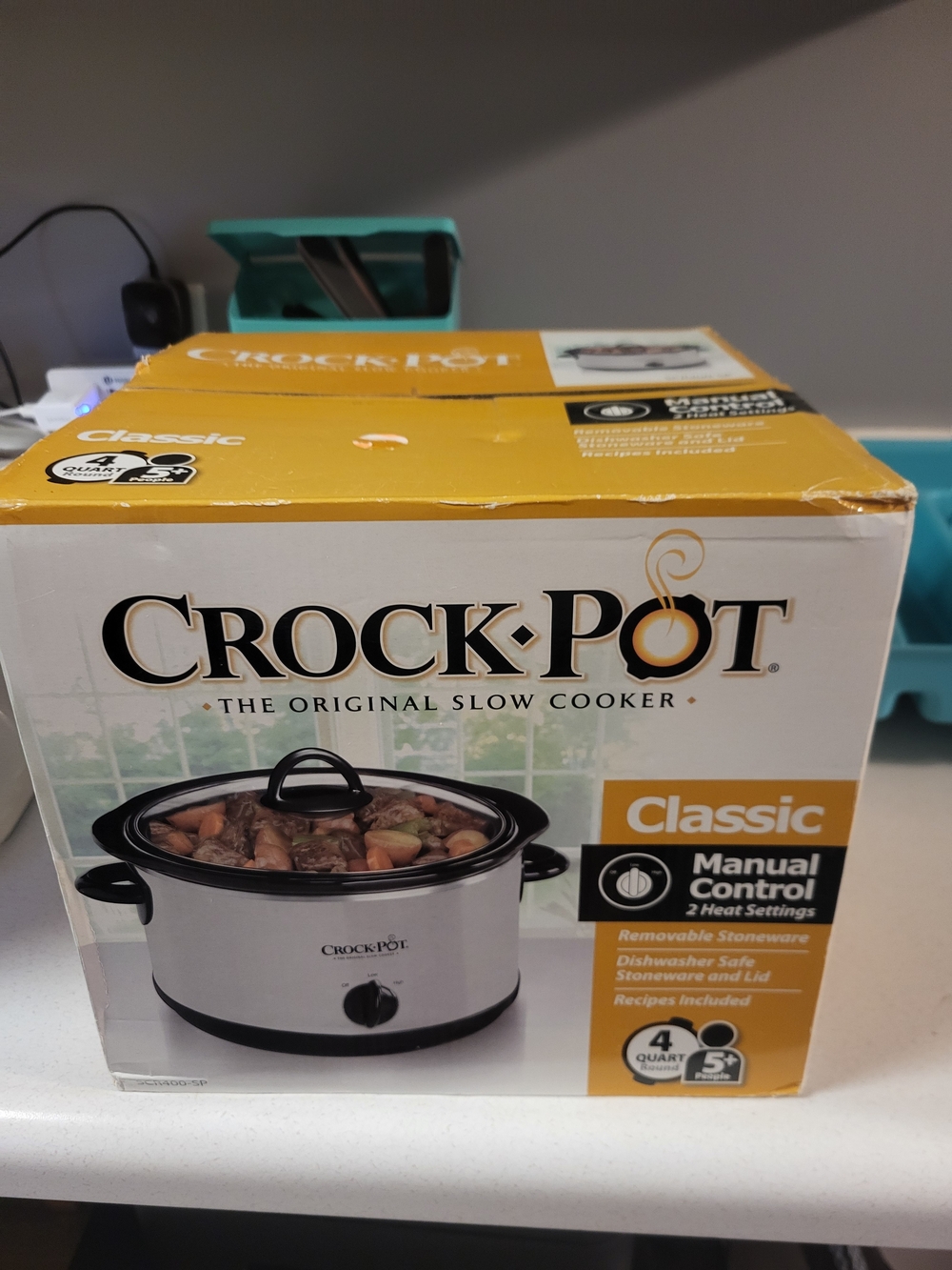 New Crock Pot  4 Quart slow cooker.